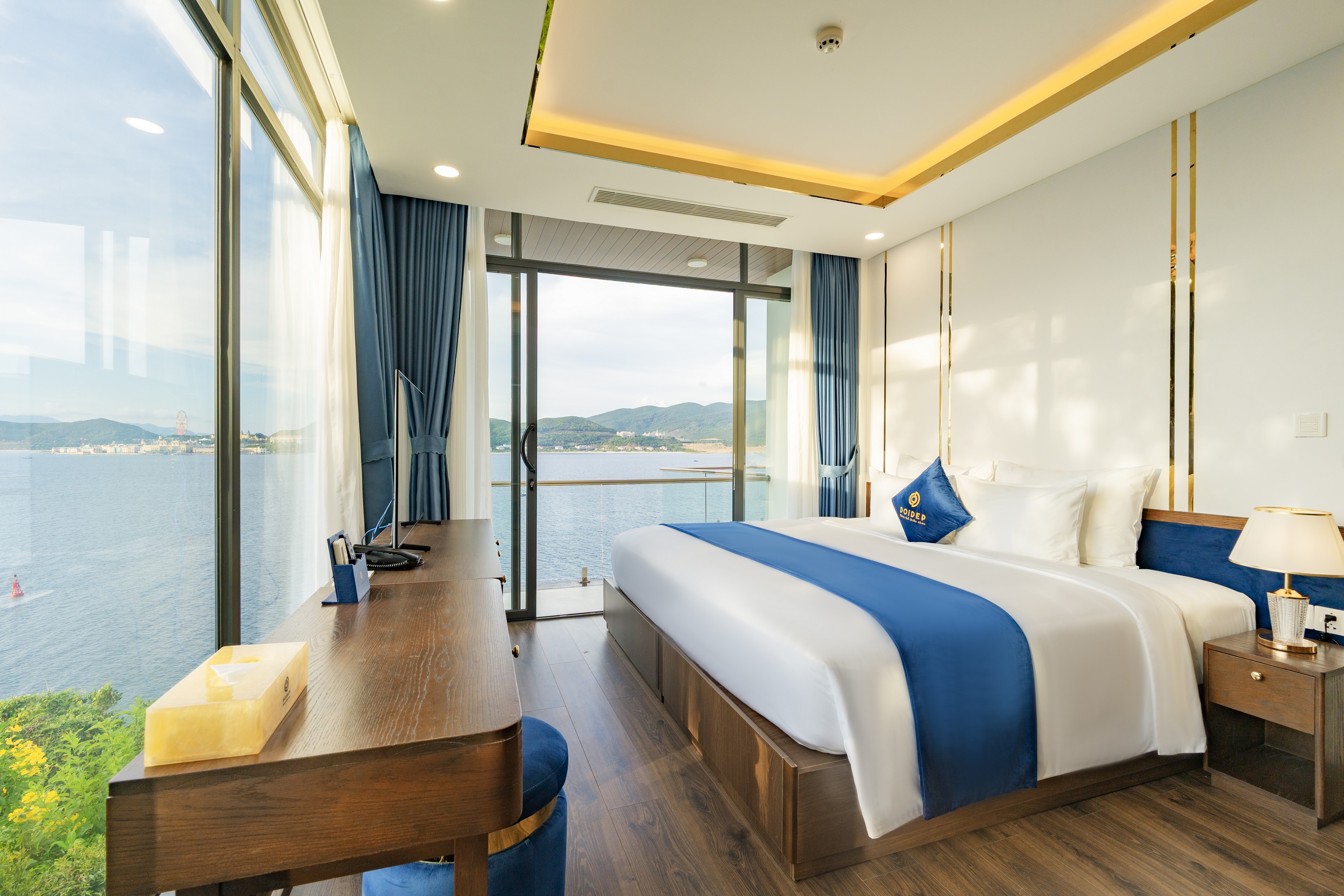 Hilltop Ocean Pool Villa 3-Bedroom